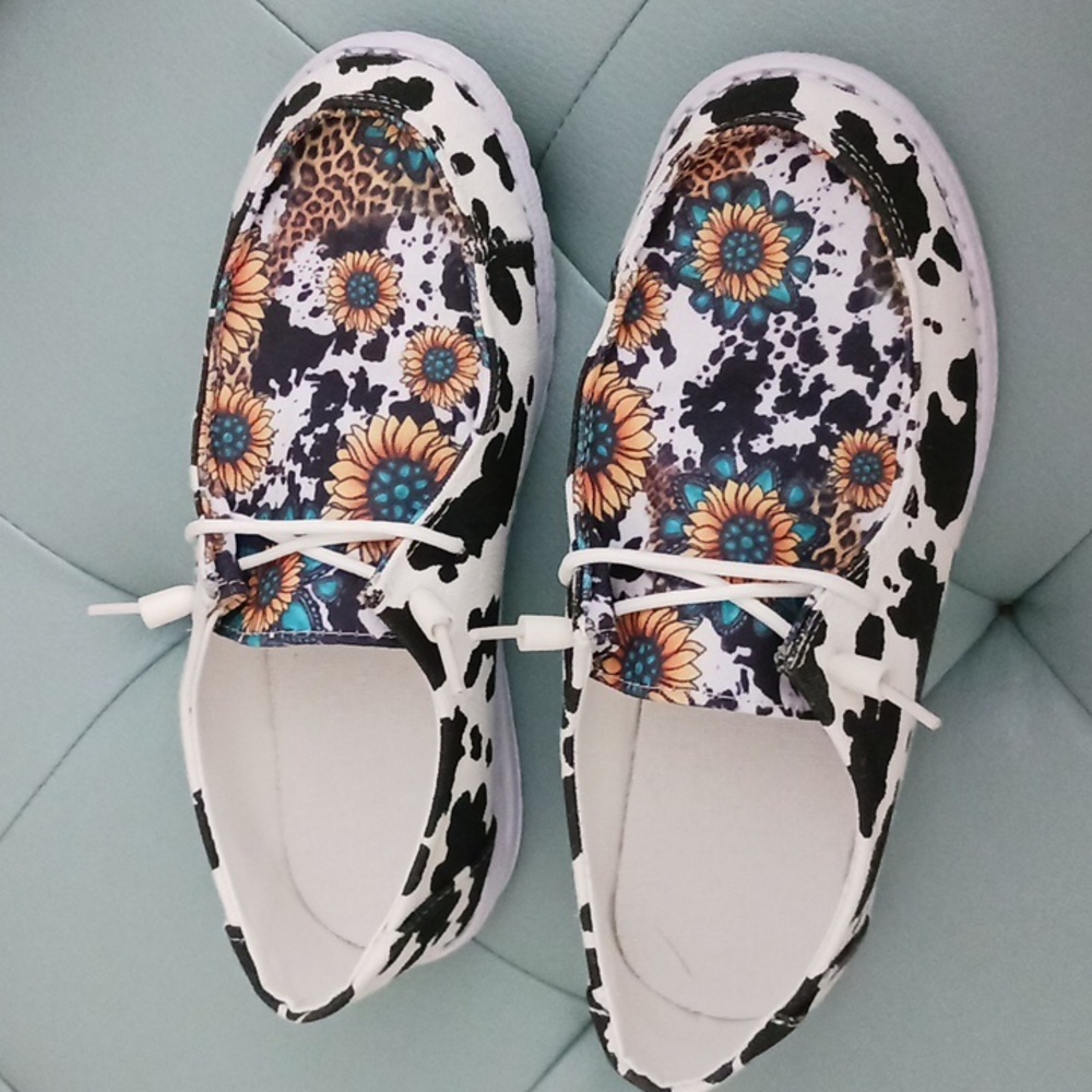 Canvas shoes